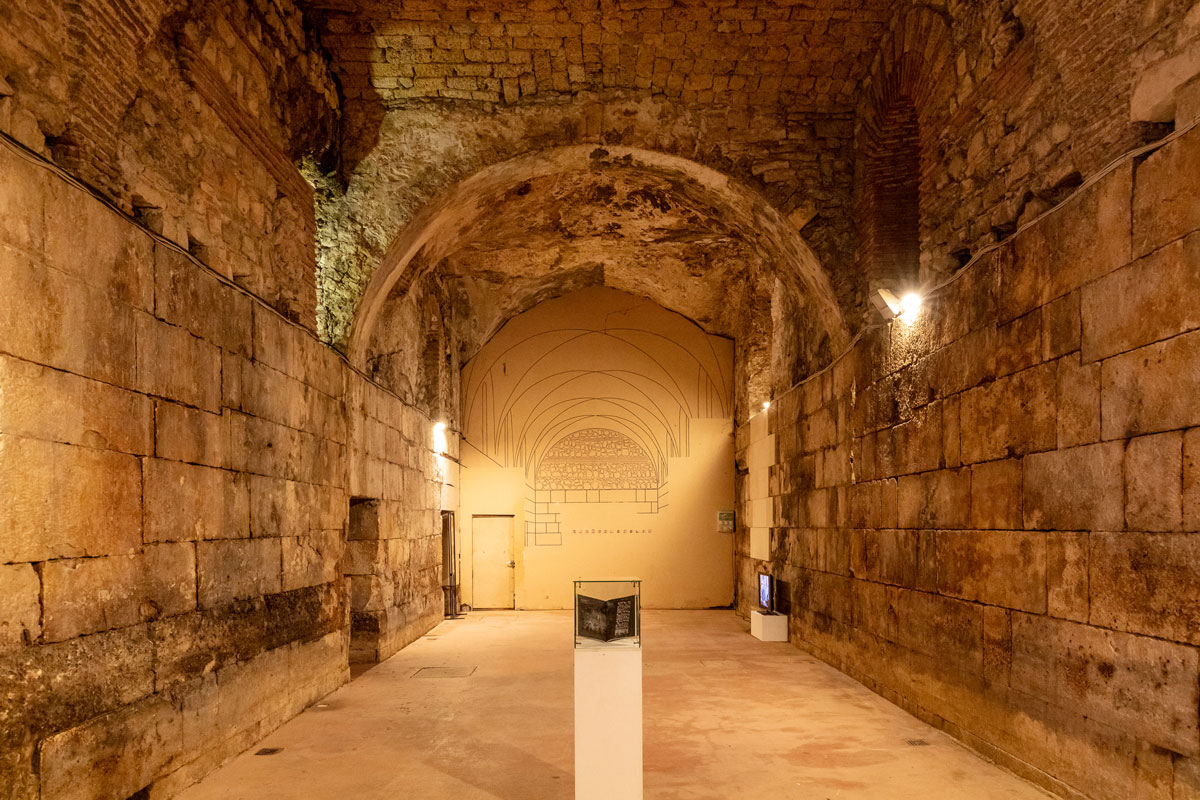 diocletian palace cellars, splitx summit